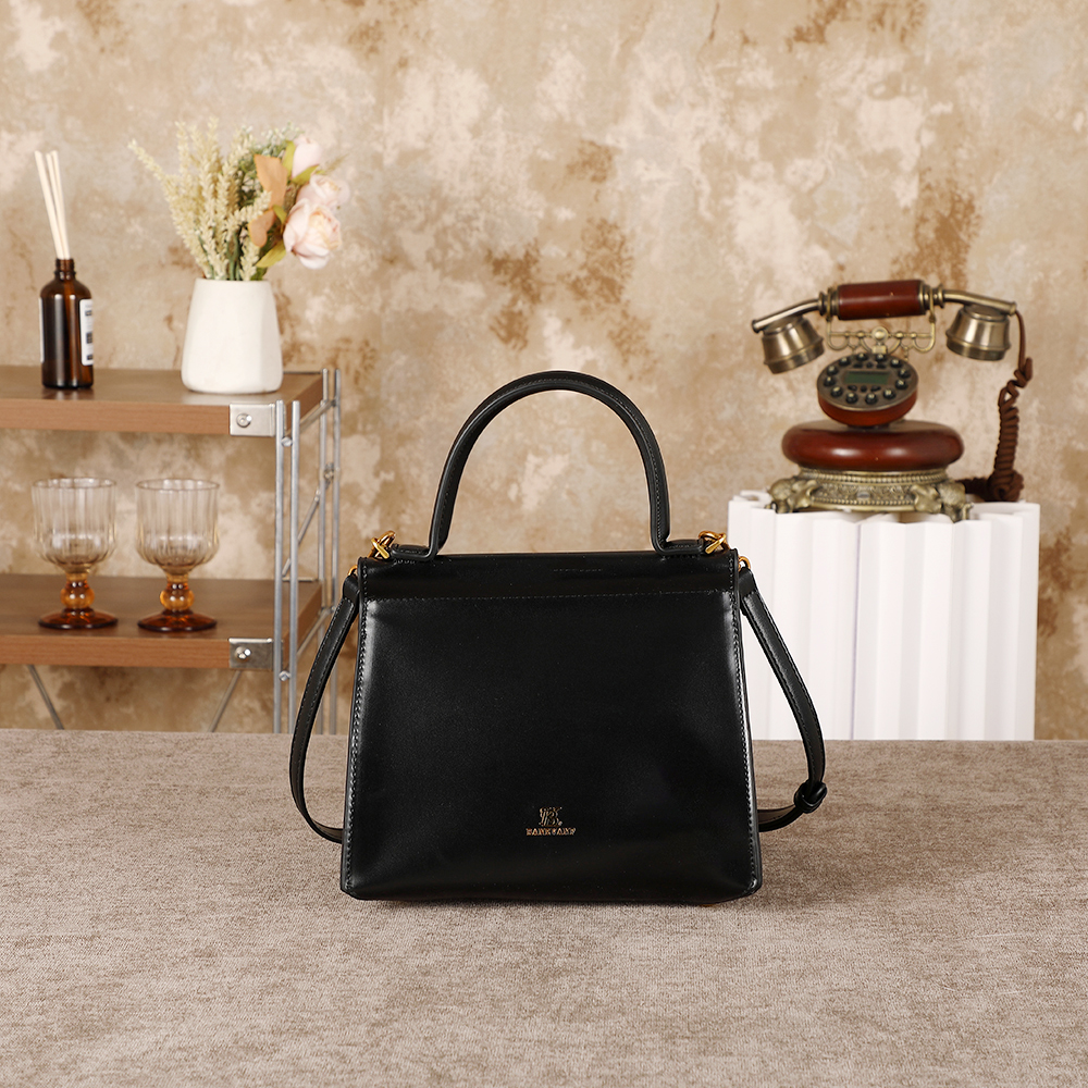 Ladies' handbag, 2026 season n - مراجعة Interior Design High End وسعره