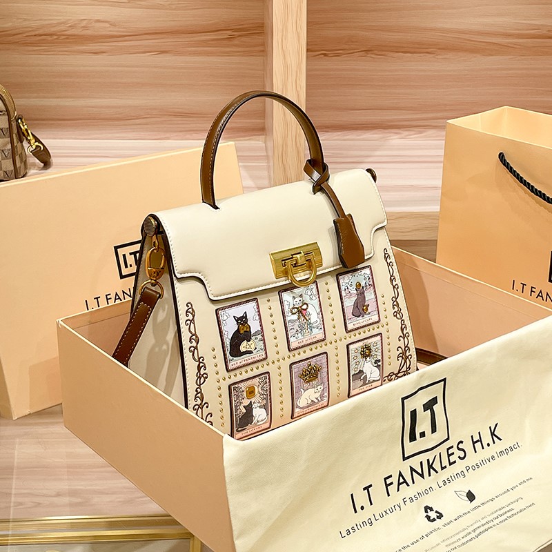 Women's handbag brand handbag  - مراجعة Interior Design Intern وسعره