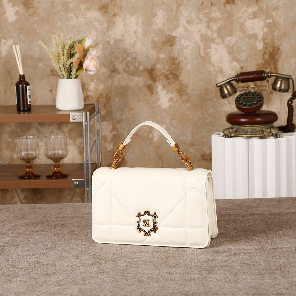 Ladies' handbag, 2026 season n - مراجعة Interior Design High End وسعره